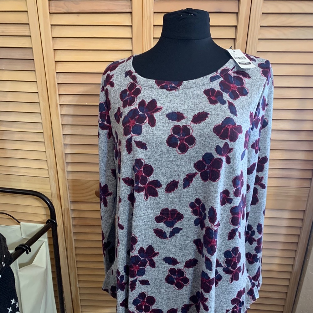 Lane Bryant woman top size 14/16